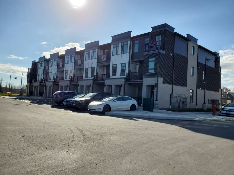 155 Thomas Slee Drive, Kitchener